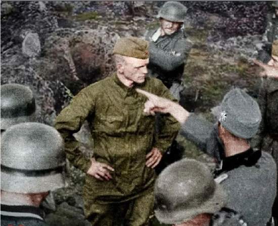 10 фотографий с войны, сделанных за мгновения до смерти. Кто на них запечатлен? (2021)