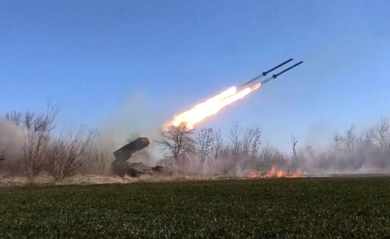 15.11.2023 Штурмовые группы ВС РФ в плотную подошли к Авдеевскому коксохиму. Сводка с фронта Артемовск, Авдеевка, Херсон. (10 видео)