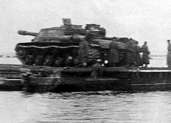 Алексей Исаев: "Днепр форсировали без единого выстрела". (2018)