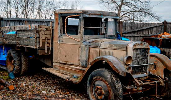 Бабушка хранила легендарный ЗИС-5 как память о муже. УНИКАЛЬНАЯ НАХОДКА на севере Сахалина (2022)