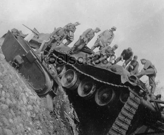 Бой на калининском железнодорожном мосту в 1941. Боевые эпизоды, которые даже в кино не придумают (2020)