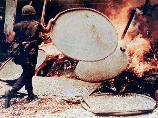 Бойня в Сонгми. Рассказывает Клим Жуков (Россия) 2018