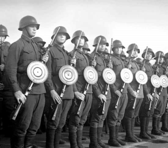 Что сказали немцы о советском параде в мае 1941 года? (2019)