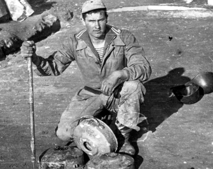 Чудовищная "Мина-ведьма" ОЗМ-72, способная уничтожить целый взвод. Как её переделывали в Грозном, что она прыгала до 5-го этажа? (2020)