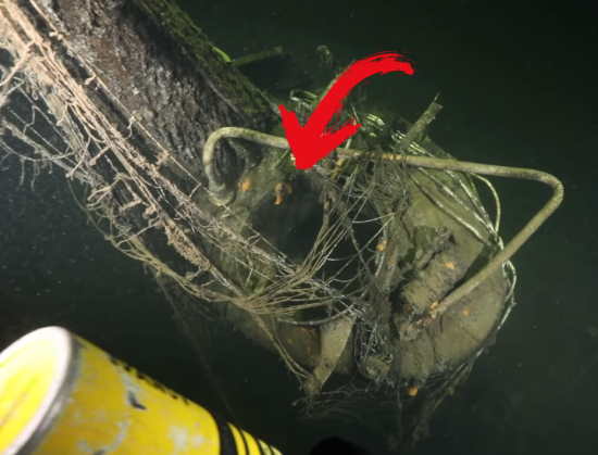 Дайверы исследовали погибшую подлодку М-96. Им открылась страшная картина гибели последних 4-х членов экипажа (2021)