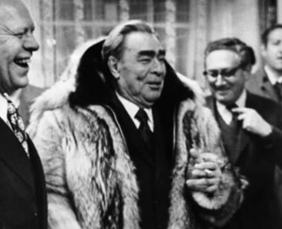 Деградация партийной элиты СССР: от Сталина к Ельцину (2018)