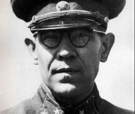 "Генералу Власову не повезло - его напоил староста и со второго раза сдал немцам". Алексей Исаев про генералов РККА в немецком плену (2021)