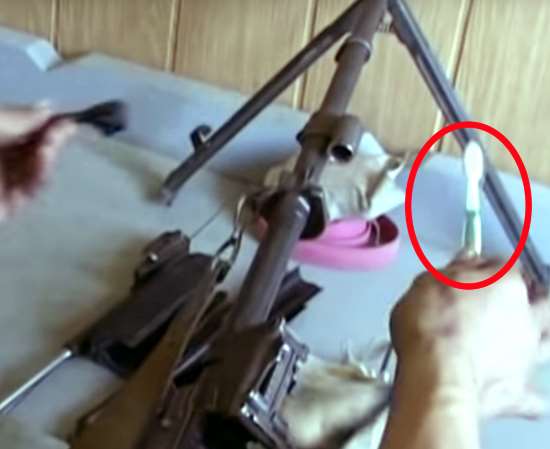 Как правильно чистить оружие на войне? Ветераны нескольких войн делятся своим опытом (2021)