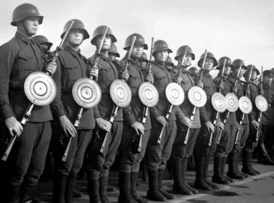 Как войну с Германией представляли в СССР в 1940 году? Для многих эта информация станет ШОКОМ (Алексей Исаев, 2021)