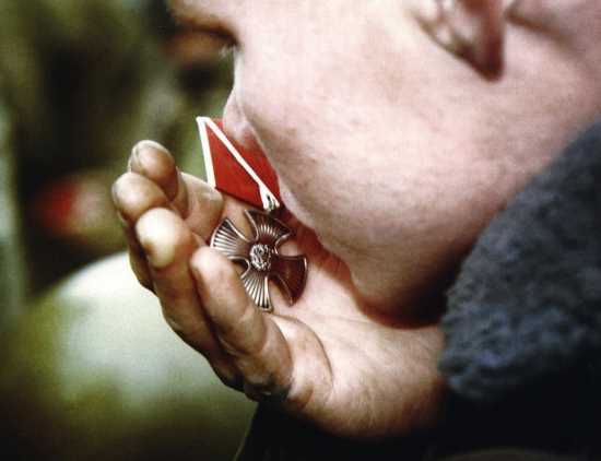 Какая награда в Чечне была САМОЙ ПОЧЕТНОЙ и почему "Героя" всегда посмертно? Отвечает ветеран двух чеченских кампаний (2021)