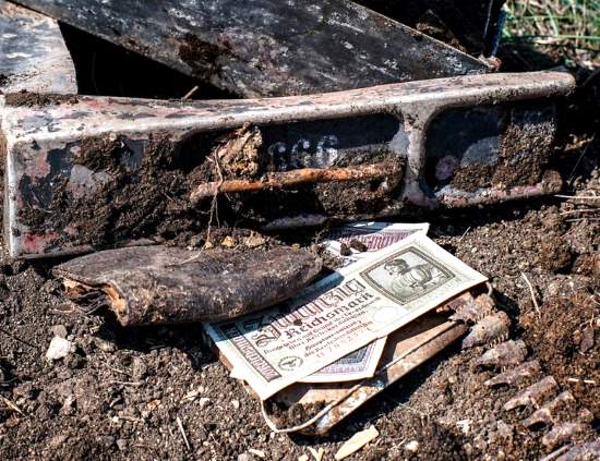 Клад в ящике для пулеметных лент. Немец спрятал самое ценное летом 1943 года, а поисковики нашли (2019)