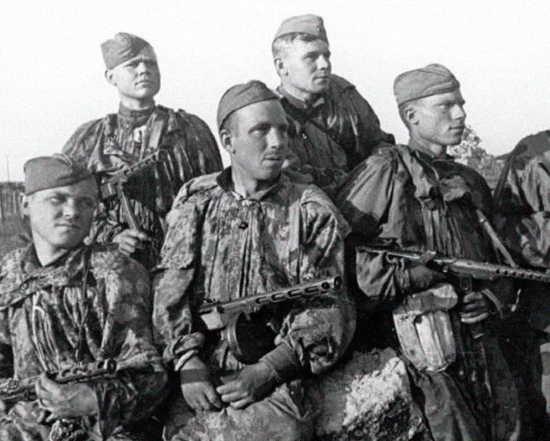 "Куда я попал — не взвод, а шайка бандитов". Реальность Северо-Западного фронта глазами офицера РККА (2021)