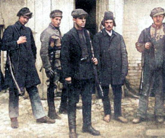 "ЛИХИЕ" и "СЕМЕЙКА". Секретные отряды НКВД на случай захвата Москвы немцами в 1941 (2021)