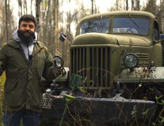 На ЗиЛ-157 из леса эвакуируем машины брошенные солдатами в 1942. Некоторые в родной краске! (2021)