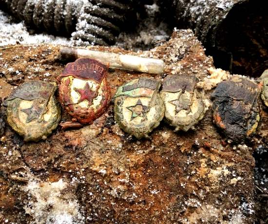 Нашли в воронке Гвардейский расчет миномета. Первый найденный медальон в 2021 - по обрывкам трех слов узнали бойца! (2021)