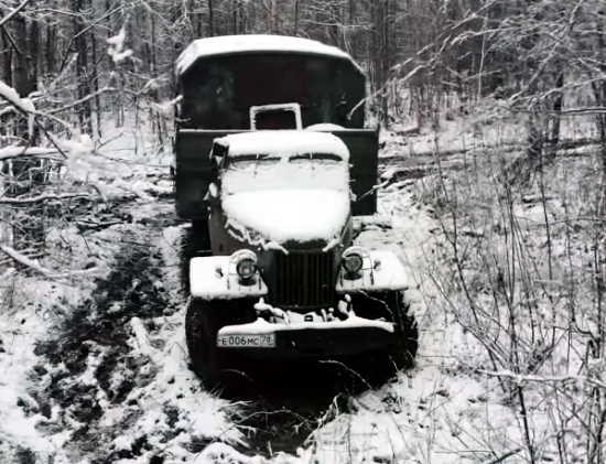 Нашли военную технику по боям 1942 года. ЗиЛ-157 гребёт по грязи на места боёв (2021)