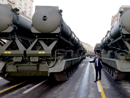 Новые, исполинских размеров образцы военной техники показанные на параде Победы 24 июня (2020)