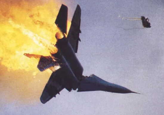 О чем думают в истребителе, готовом взорваться? (2022)