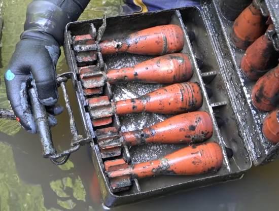 Опасные находки на высохшей Железной реке. Всё так и лежит с войны (2020)