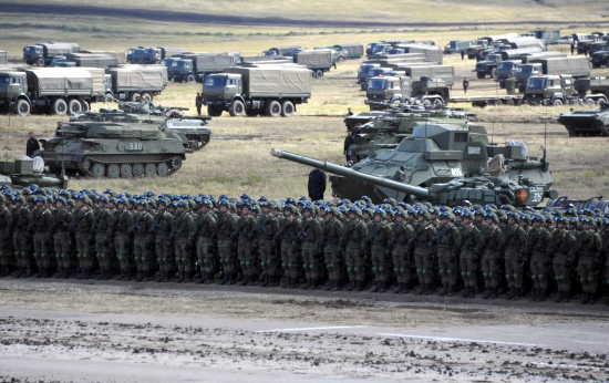 Почему на самом деле происходит перегруппировка сил Российской армии на Донбасс? Давайте скажем правду... (2022)