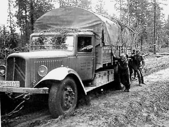 Почему надежные грузовики "Ситроен" у немцев регулярно ломались? ГЕНИАЛЬНАЯ хитрость французского инженера (2021)