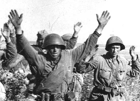 Почему в одних ситуациях солдаты сдаются в плен, а в других продолжают бой до последнего? Ответ есть (2021)