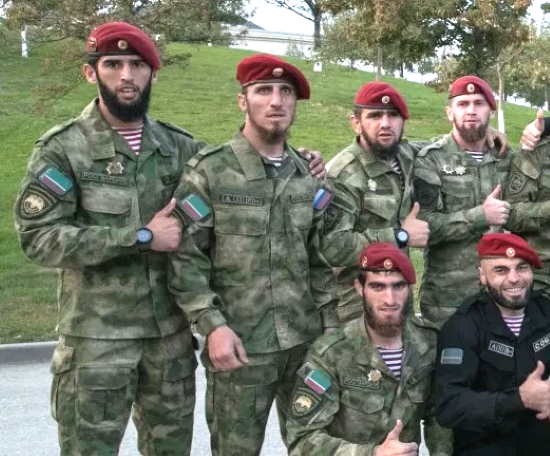 Продолжение скандала с Краповыми беретами в Чечне: "На колени только перед богом. А здесь бога нет" (2021)