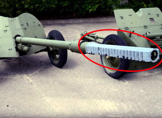 Советская пушка с пилой на стволе (2021)