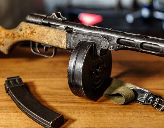 Советские солдаты в войну: "Дайте больше ППШ! Нам надо больше этих замечательных автоматов". История простого как лопата ПП (2020)