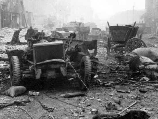 Стремительный штурм Берлина, который шокировал весь мир. Почему город не взяли в феврале 1945? (2022)