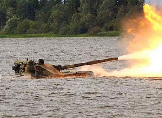 Такой танк есть только у русских. Он cтpeляeт плавая по воде и летает с ВДВ (2020)