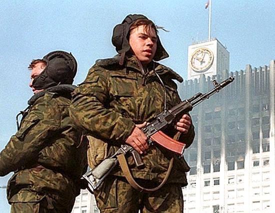 Танкисты-киллеры Ельцина в 1993. "Я умоляю боевых товарищей! Летчики, поднимайте боевые машины!" (хроника, 2019)