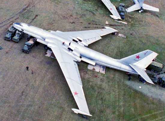 Туполев Ту-16. Щит и Меч Холодной Войны: тайны легендарного бомбера СССР (2021)