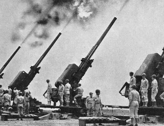 У американских зенитчиков сдали нервы и они расстреляли своих же десантников. Сбили 23 самолета, долбили по ним из всего (2020)