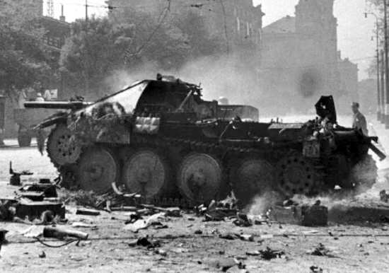 Уникальная хроника разгрома 6-ой танковой армии СС на улицах Вены (1945)