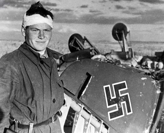 Успехи советских лётчиков 22 июня 1941 года. Историк авиации рассказывает ранее неизвестные ГЕРОИЧЕСКИЕ эпизоды (2021)