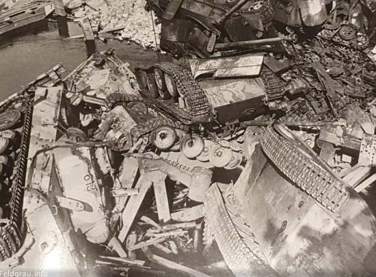 В 1977 землетрясение оголило дно залива и все увидели горы брошенной немецкой военной техники. Тайны полуострова Бальга (2021)