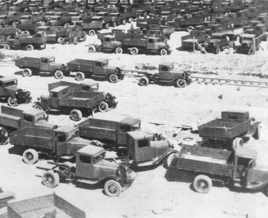 Водолазы на "Дороге жизни" подняли 200 грузовиков. Чего мы еще не знаем про их подвиги в войну? (2020)