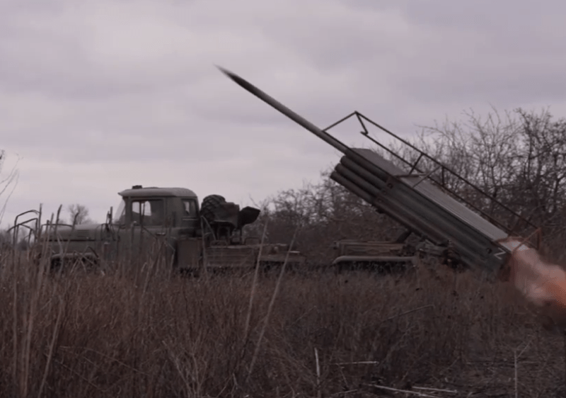 18.01.2024 Последние новости с Украины. ВС РФ жестко атакуют в районе Синьковки и на Северском направлении, большие потери с обеих сторон. Карта боев на сегодня. (11 видео)