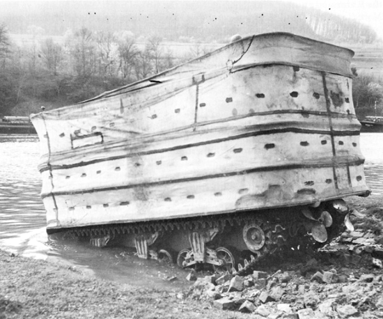 Провал системы Duplex Drive американцев - почти все "Шерманы" утонули. Танковый "День Д" в Нормандии (2019)