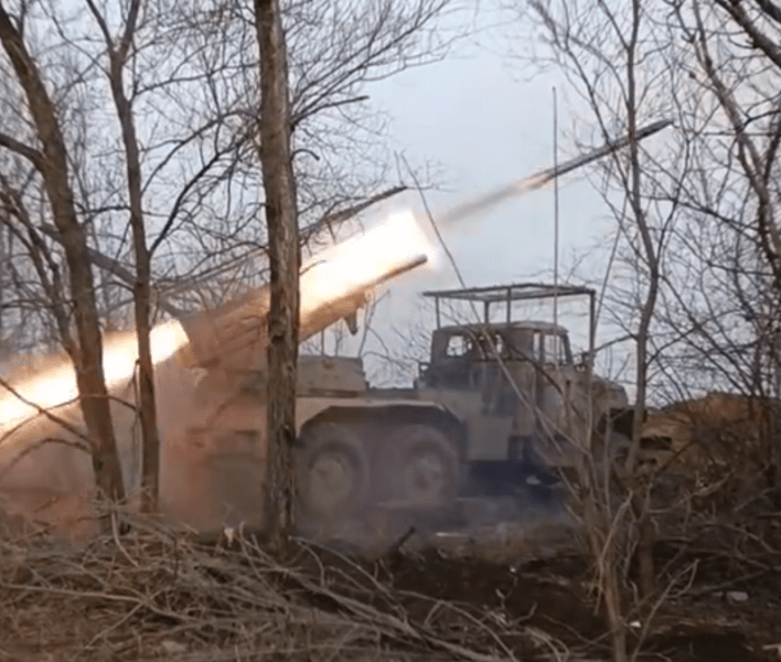 01.04.2024 Новости с Украины. Скоро штурм Часов Яра, ВС РФ приближаются к городу. Запорожское направление: фронт кипит, ожесточенные бои в районе Работино и Вербового. Сводка с фронта. (14 видео)